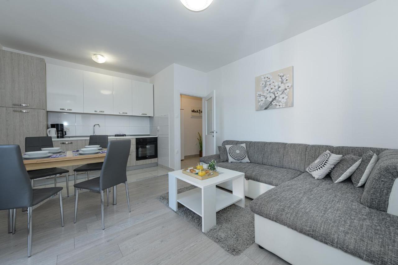 Apartmani Tena Selce Exteriör bild