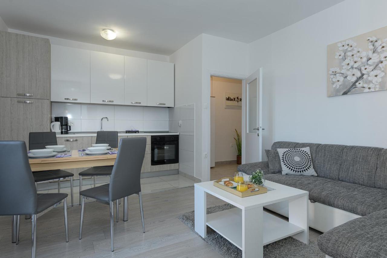 Apartmani Tena Selce Exteriör bild