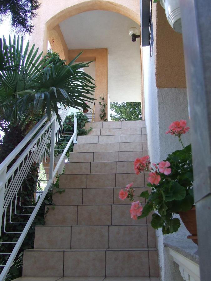 Apartmani Tena Selce Exteriör bild