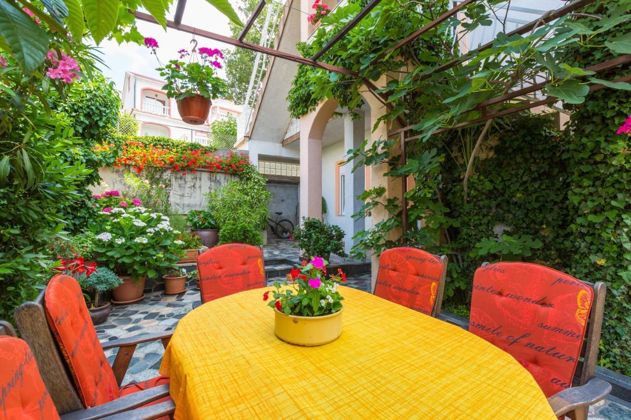 Apartmani Tena Selce Exteriör bild