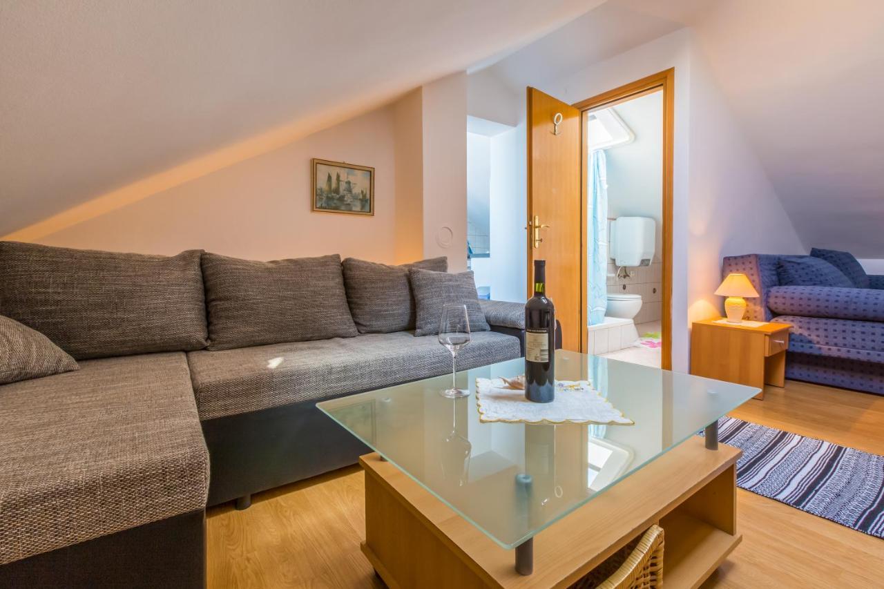 Apartmani Tena Selce Exteriör bild
